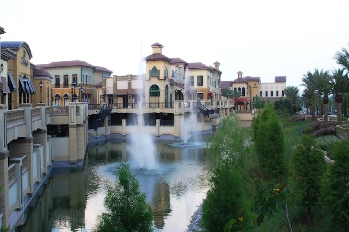 Dellagio Town Center, Dr. Phillips